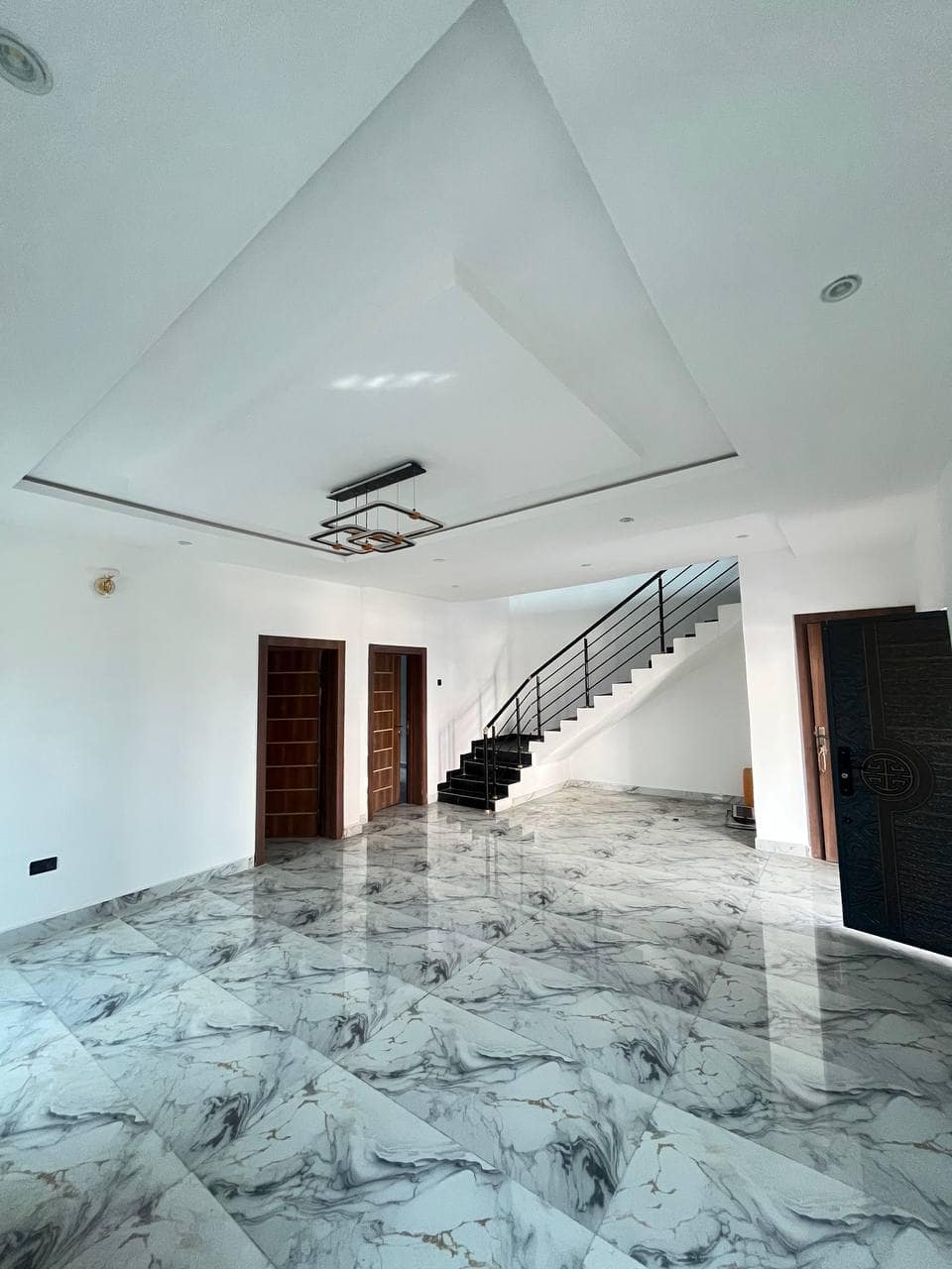 photo_5807562925940608361_y