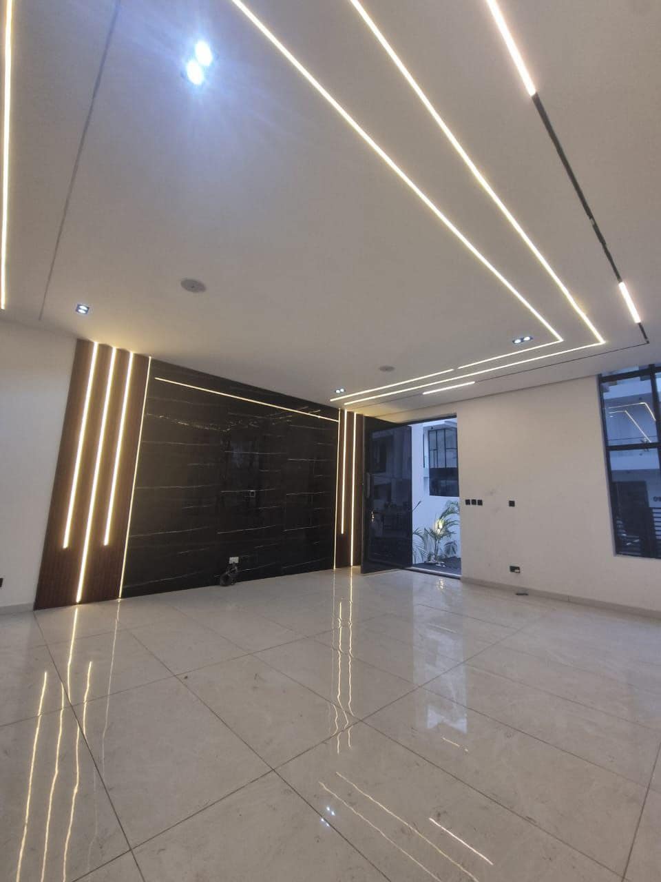 photo_5834566935813754279_y