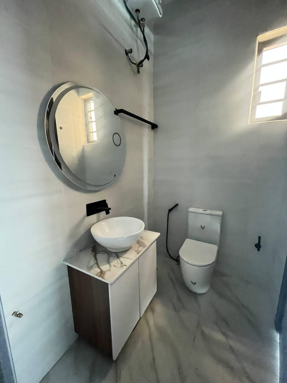 photo_5834617135391509734_y