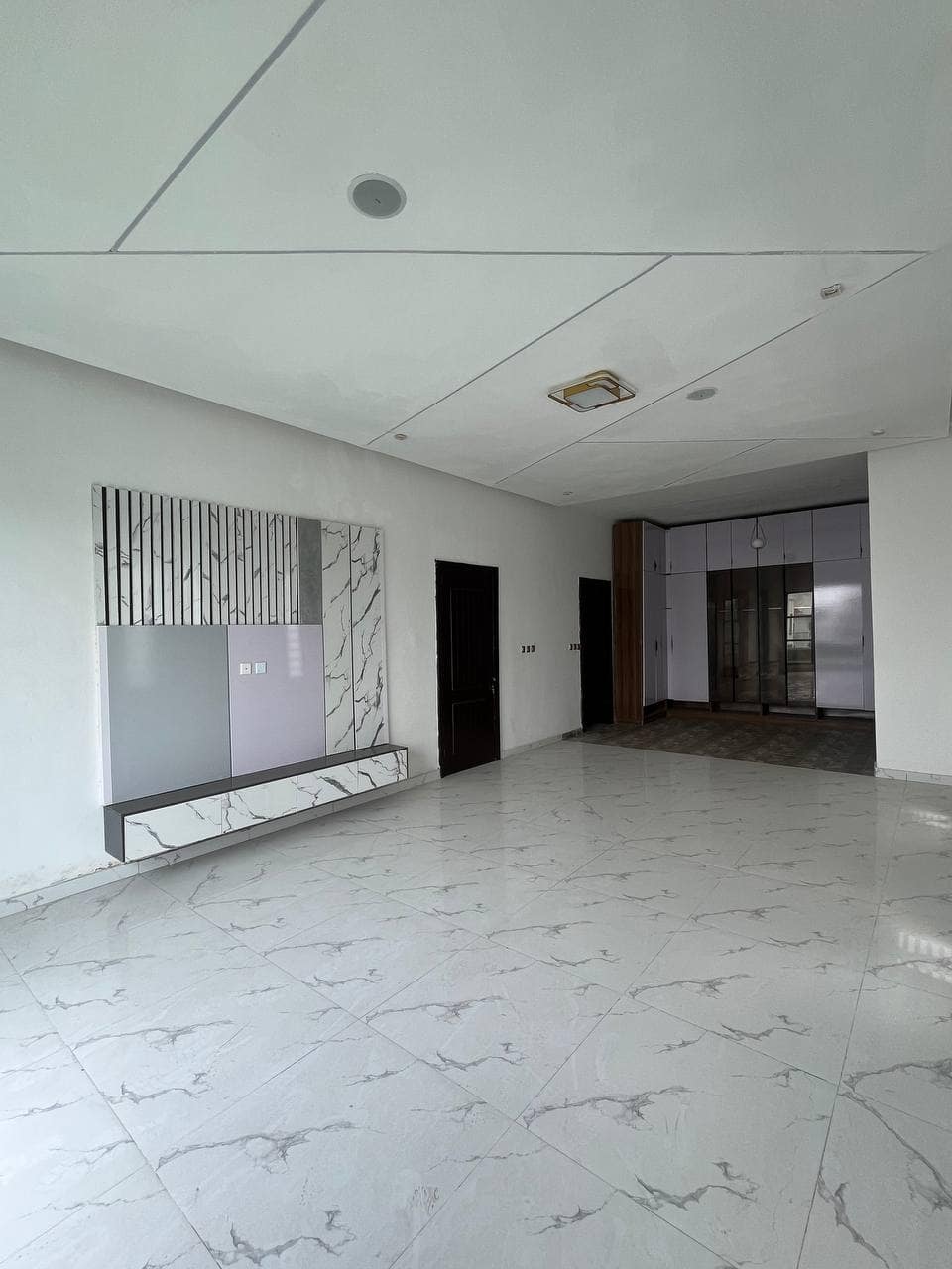 photo_5834617135391509738_y