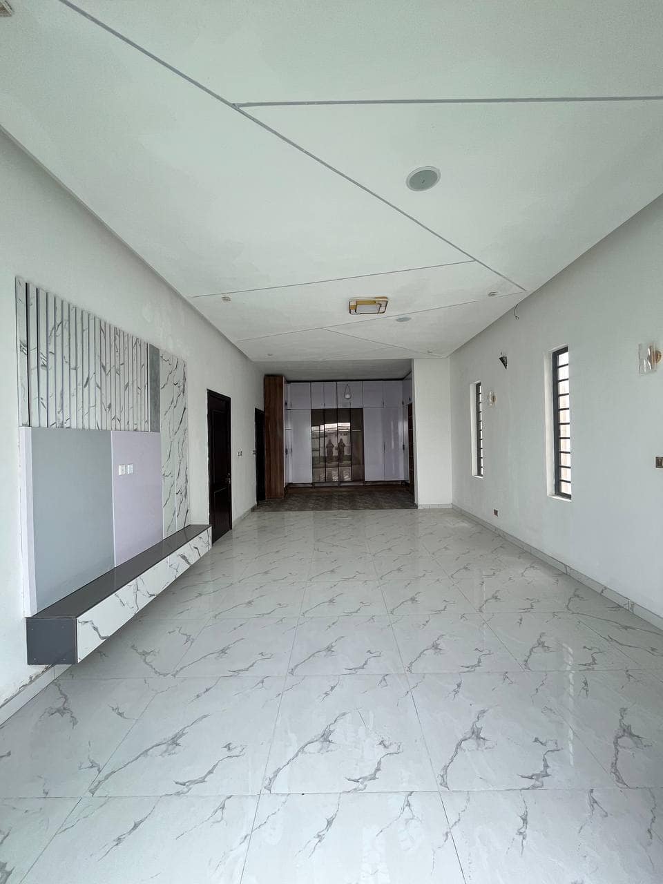 photo_5834617135391509740_y