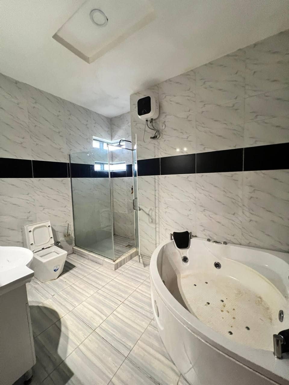 photo_5834617135391509798_y