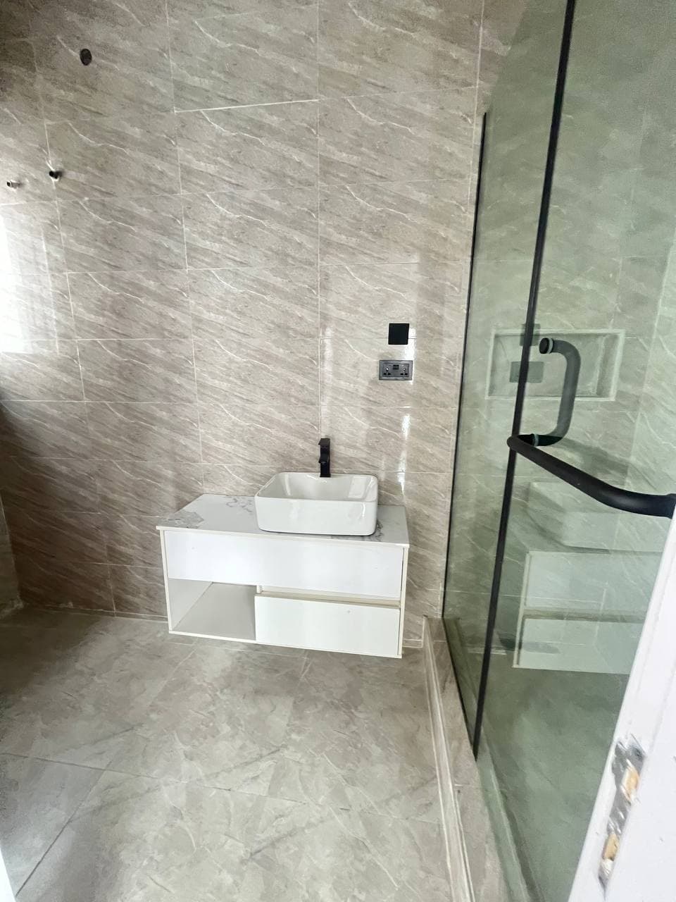 photo_5839398881395936667_y