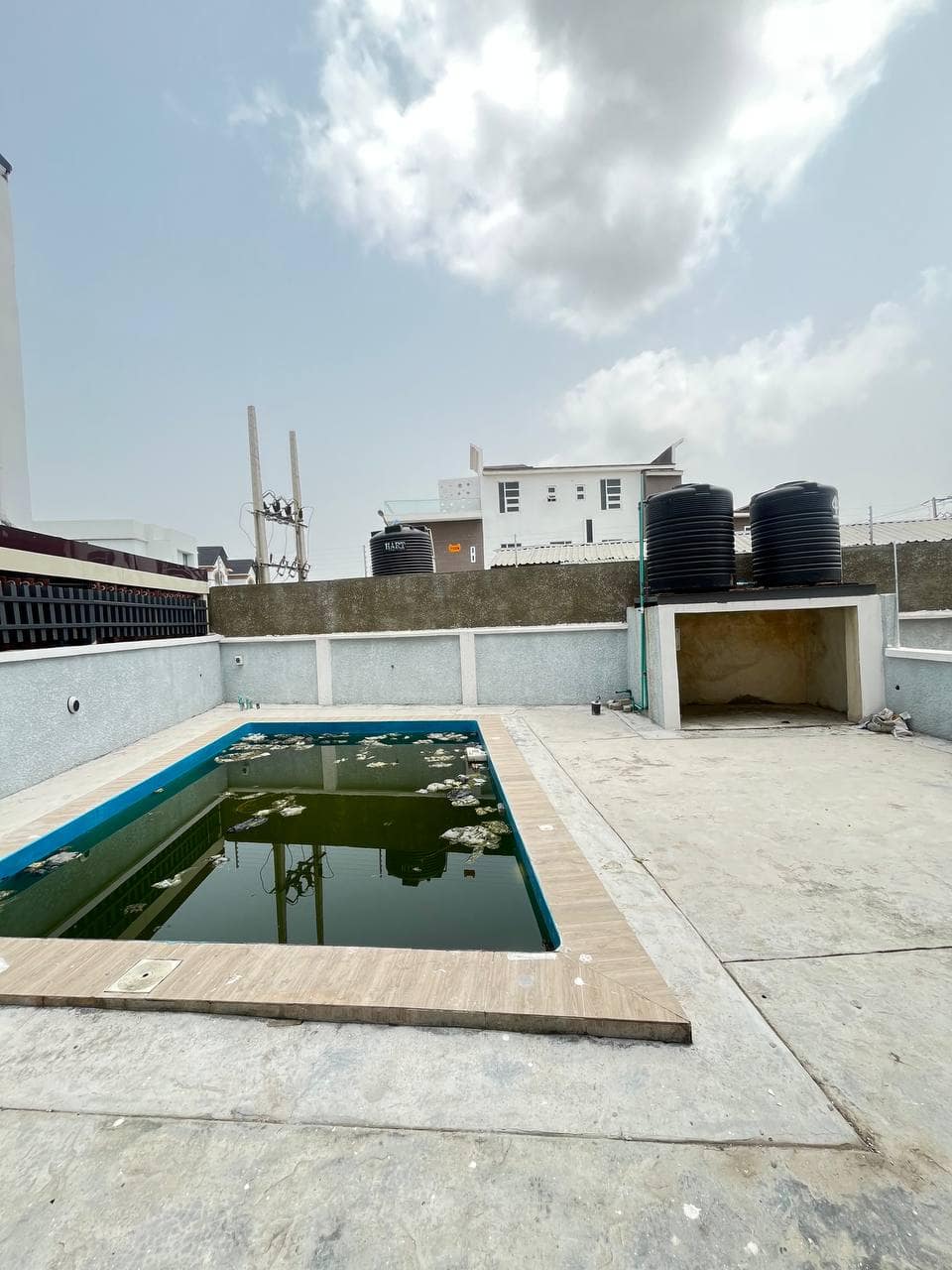 photo_5839398881395936670_y