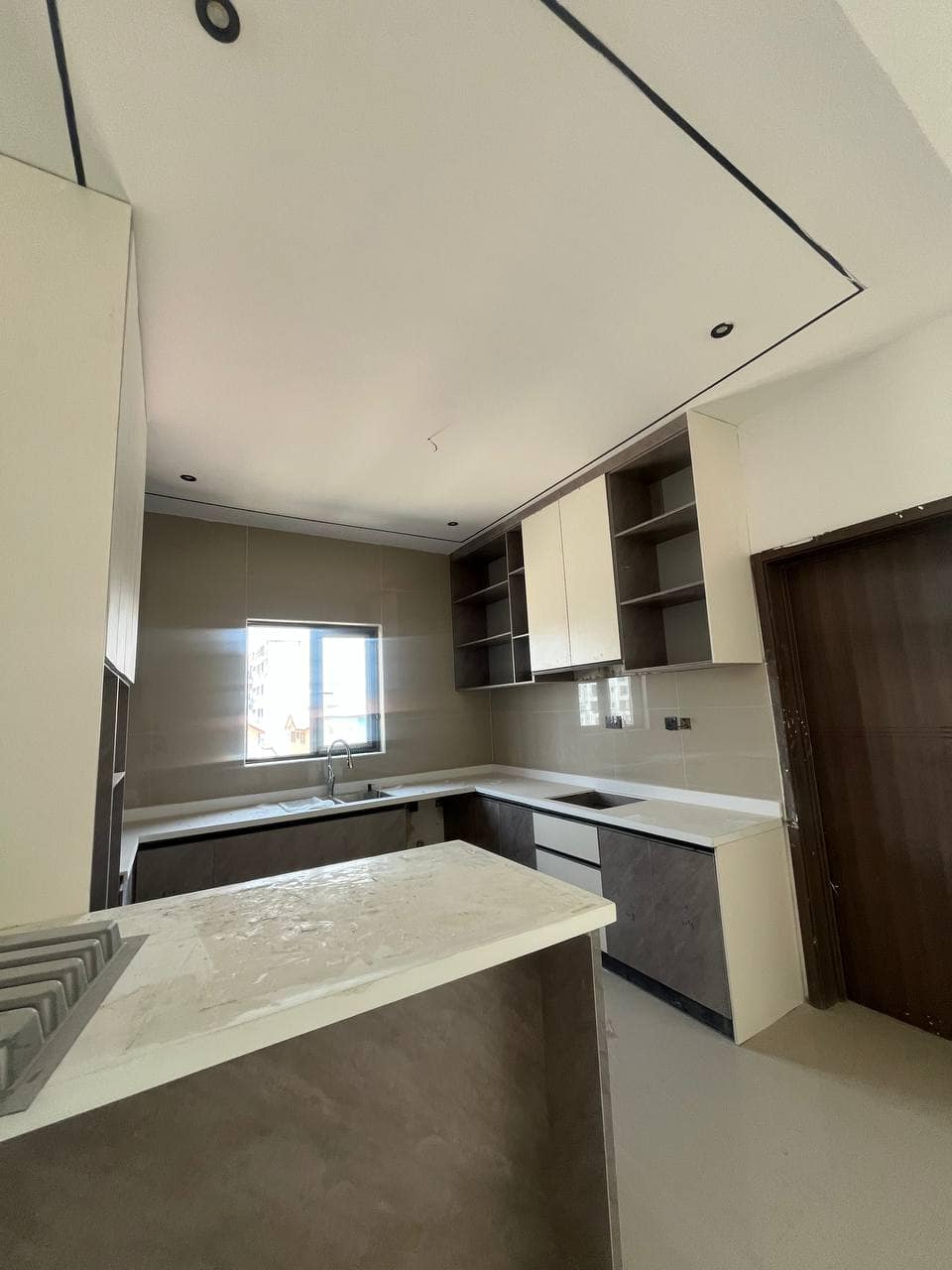 photo_5875131050793569746_y